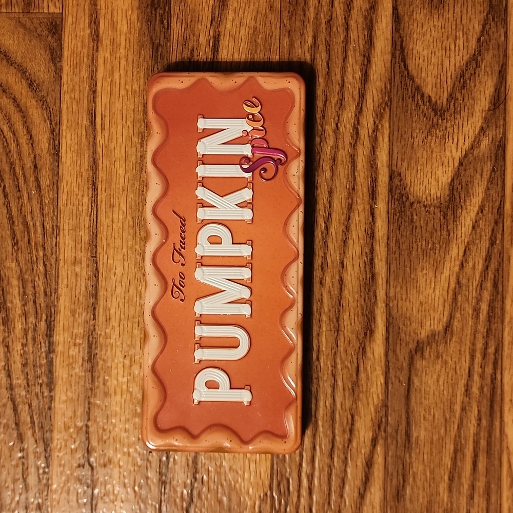 Too Faced Pumpkin Spice Eye Shadow Palette.